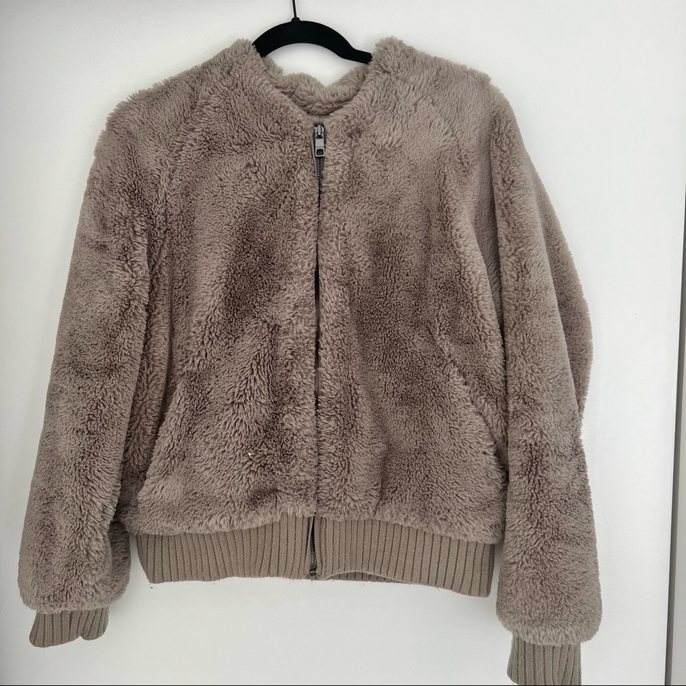 🐻BANANA REPUBLIC🐻FURRY JACKET